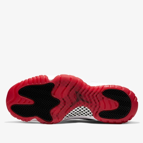 Nike Air Jordan 11 AJ XI Retro Playoffs Bred 2019 - Picture 4 of 7